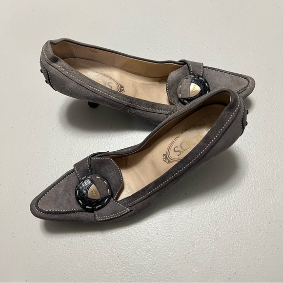 TOD’S Debbie Button Suede Leather Heels - Picture 2 of 13